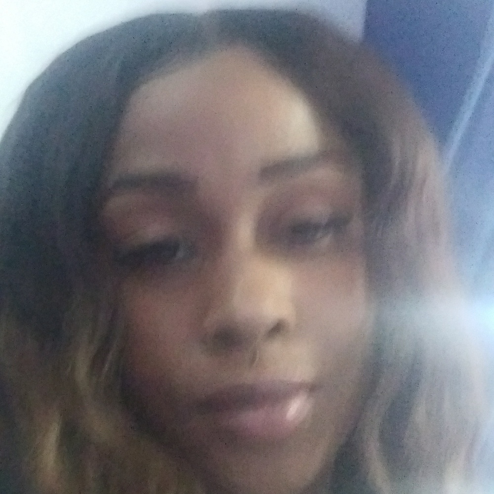 Meet your Posher, Angelique